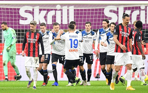 Cuộc đua vô địch Serie A: Thành Milan cùng bước lùi