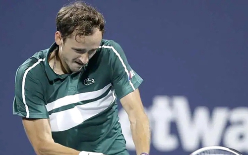 Tennis: Hết Osaka, đến lượt Medvedev tạm biệt Miami Open