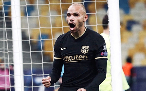 Trực tiếp Ferencvaros vs Barcelona: Và Braithwaite đã mang Griezmann trở lại
