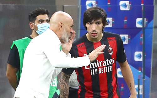 Milan cần kiên nhẫn với Tonali