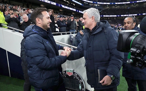 Tottenham vs Chelsea: Hai đội bóng, một nỗi niềm hàng thủ