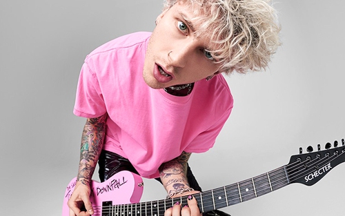 Machine Gun Kelly giành quán quân đầu tiên trên Billboard 200