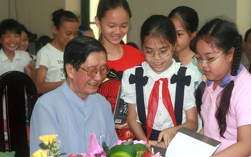 Nhạc sĩ Phạm Tuyên - 'Ca khúc hóa' những bài đồng dao