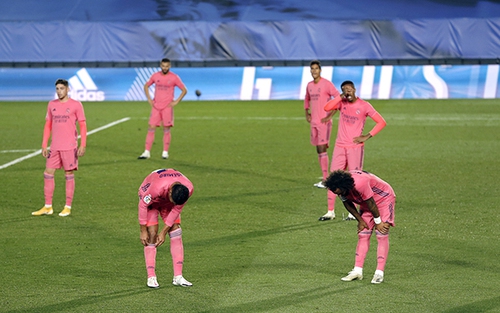Real Madrid và Barcelona: Những 'bóng hồng' run rẩy trước Kinh điển