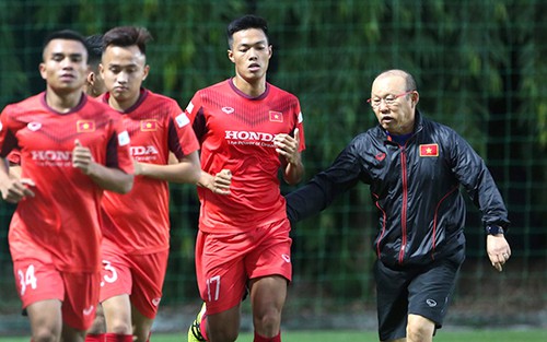 Bình luận viên Quang Tùng: 'Cầu thủ trẻ cần môi trường thử lửa'