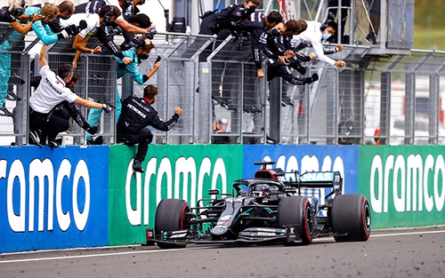 Chặng Hungarian Grand Prix: Không thể cản nổi Hamilton