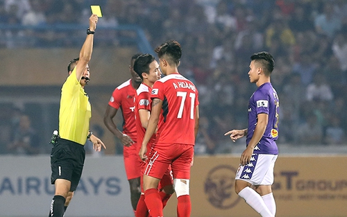 Cựu Giám sát trọng tài Đoàn Phú Tấn: 'Hết sức cân nhắc, tính toán kỹ khi sử dụng trọng tài trẻ'