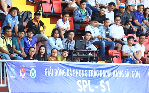 Thượng đế và tấm vé bóng đá