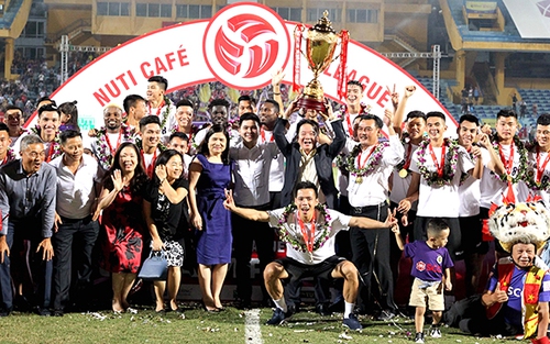 V-League tống cựu, nghinh tân