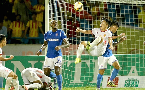 Vòng 19 V-League 2018: Vùng vẫy thoát thân