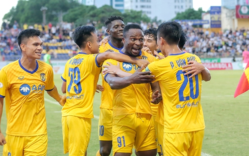 Khi CĐV SLNA 'giận mà thương'