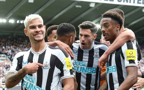 Hiện tượng Newcastle: Từ trụ hạng đến thách thức Top 4