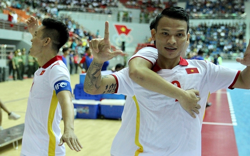 Futsal Việt Nam chạm một tay vào tấm HCV lịch sử