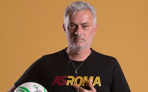 Feyenoord không cùng đẳng cấp với Roma