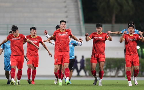 Bình luận viên Quang Huy: 'Thể lực, cách chơi cần cho đội tuyển Việt Nam'
