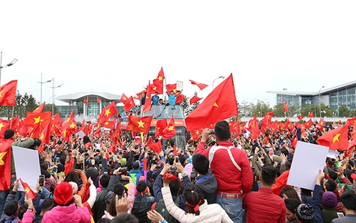 'Giờ là lúc bóng đá Việt Nam phải nghĩ xa hơn'