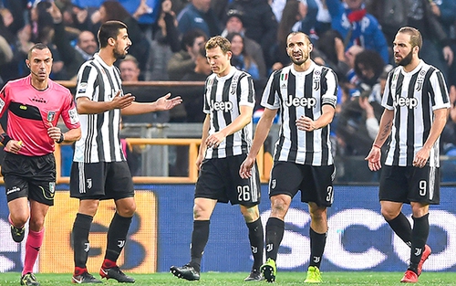 Hàng thủ Juventus đang là chiến binh với tấm khiên vỡ