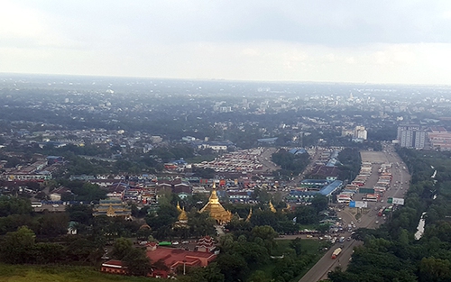 Sang Myanmar xem bóng đá