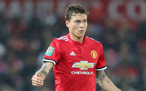 Đến Vidic, Evra còn từng bị xuống đội dự bị, Lindelof cần thêm thời gian