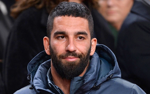 Arda Turan lại dính chấn thương bí ẩn