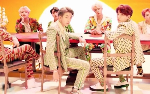 BTS đã chính thức tung ra MV ‘IDOL’