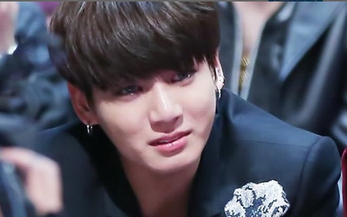 8 điều chưa hề biết về ‘em út vàng’ Jungkook của BTS, biết được fan phải bật khóc