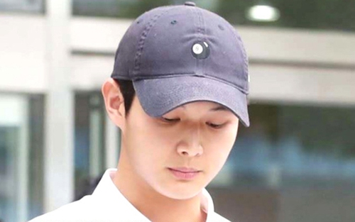 Lee Seo Won ‘âm thầm’ đi lính giữa bê bối cáo buộc quấy rối