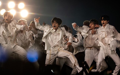 Khép lại chặng diễn Speak Yourself ở Mỹ, báo giới tung hô BTS là những ‘vị vua’ pop mới
