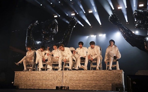 Những bộ trang phục không thể rời mắt của BTS trong tour ‘Love Yourself: Speak Yourself’
