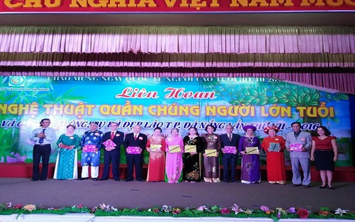 Liên hoan giao lưu, gặp gỡ cụ ông cụ bà đẹp lão lần thứ VIII tại Đà Nẵng