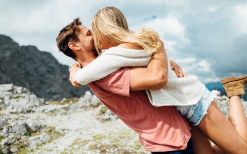 6 biểu hiện cho thấy bạn đã yêu người ấy sâu đậm