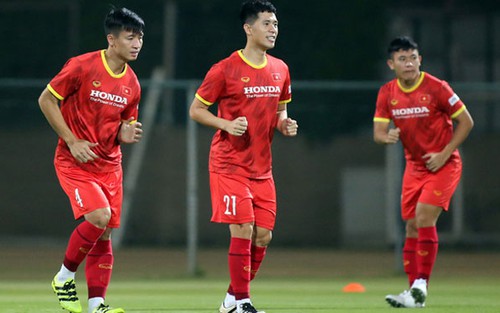 Việt Nam vs Malaysia: Trọng Hoàng, Đình Trọng tái xuất