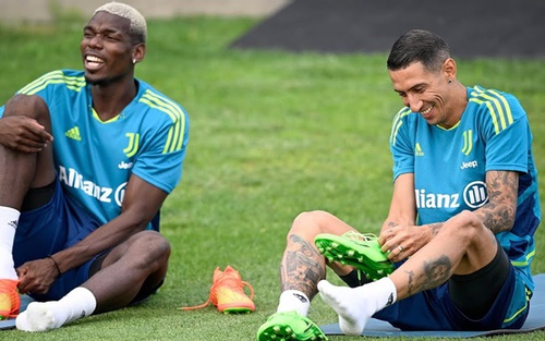Pogba và Di Maria khiến sân tập Juventus trầm trồ