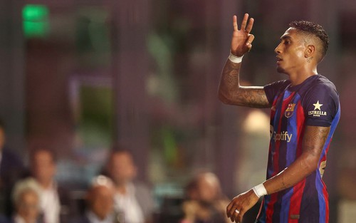 Raphinha: 'Barca mạnh hơn Real Madrid'