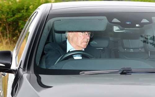 Rõ lý do Sir Alex đến Carrington, không phải vì Ronaldo