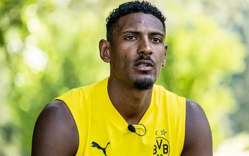 Dortmund thông báo cú sốc với tân binh đắt giá