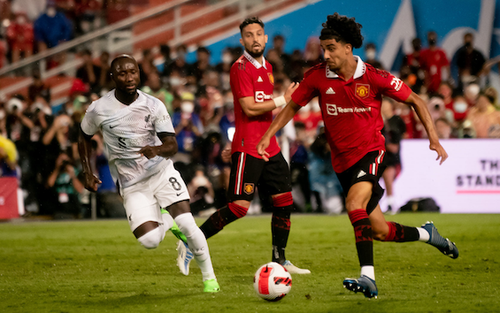 Ten Hag ra quyết định với Zidane Iqbal