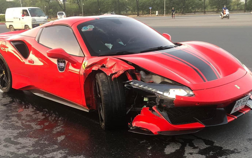 Lấy dấu vân tay xác định người cầm lái Ferrari gây tai nạn; 2 ca sĩ trẻ thiệt mạng trong thảm kịch ITAEWON là ai?