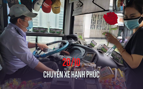 Tài xế xe buýt bỏ tiền túi mua hoa tặng khách nữ ngày 20/10