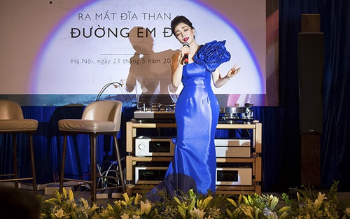 Phạm Thu Hà hát nhạc Phạm Duy đầy 'mê hoặc'