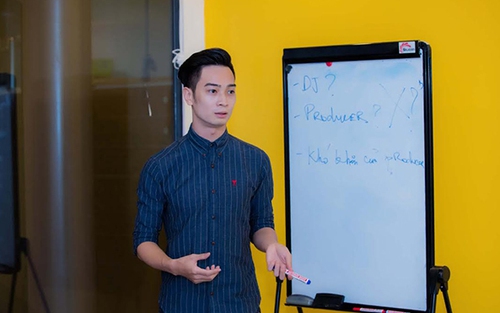SlimV 'mổ xẻ' đạo nhạc nhưng 'im lặng' trước Sơn Tùng M-TP