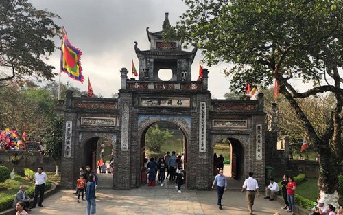 Không gian lễ hội Cổ Loa ngày mồng 6 Tết Kỷ Hợi