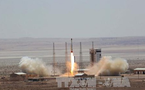 Mỹ điều tàu tấn công đổ bộ trang bị bệ phóng tên lửa Patriot tới Trung Đông