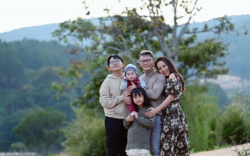Bố con Hoàng Bách tham gia chiến dịch bảo vệ phụ nữ và trẻ em mùa Covid-19
