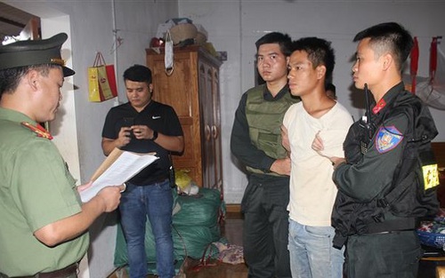 Bắt giữ đối tượng tuyên truyền thông tin, tài liệu vật phẩm chống Nhà nước