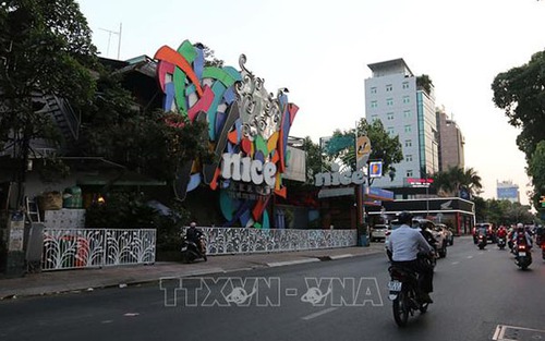TP HCM tạm ngưng các cơ sở dịch vụ không thiết yếu, hạn chế tụ tập đông người từ 0 giờ ngày 31/7