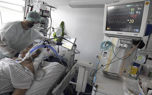 Dịch COVID-19: Chuyên gia Pháp cảnh báo virus SARS-CoV-2 đang lây lan nhanh hơn