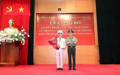 Thăng quân hàm từ Thiếu tướng lên Trung tướng với Thứ trưởng Bộ Công an Trần Quốc Tỏ