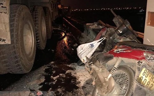 Sau tai nạn, xe đầu kéo cuốn nạn nhân đi gần 60km