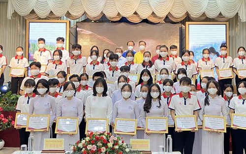 Long An: Học sinh các cấp trở lại trường trong tháng 12